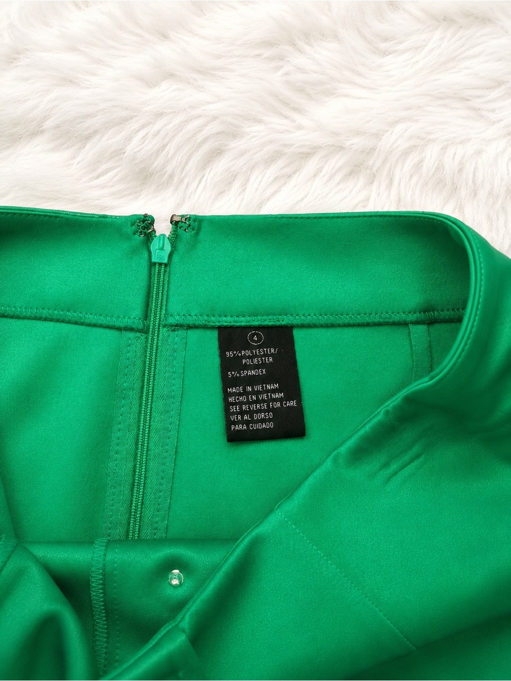 Emerald Green High Waisted Pencil Skirt Size 4 Gold Button Chic Preppy Office - Picture 2 of 3